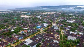 Aumentan a 34 los muertos por riadas y avalanchas en isla indonesia de Java