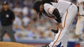 Gigantes ganan a Dodgers pese a lesiones de Cueto