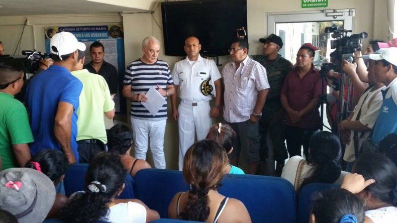 Seis desaparecidos tras colisión de barcos en Ecuador, informarán a Panamá de acciones tomadas
