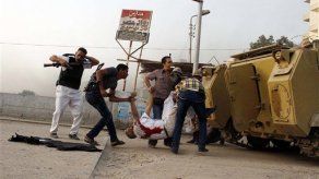 Un muerto por disparos en manifestaciones en El Cairo