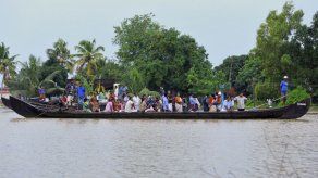 Lluvia afecta tareas de rescate en zonas inundadas en India