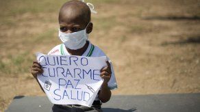 Venezolanos protestan por crisis en el sector de la salud