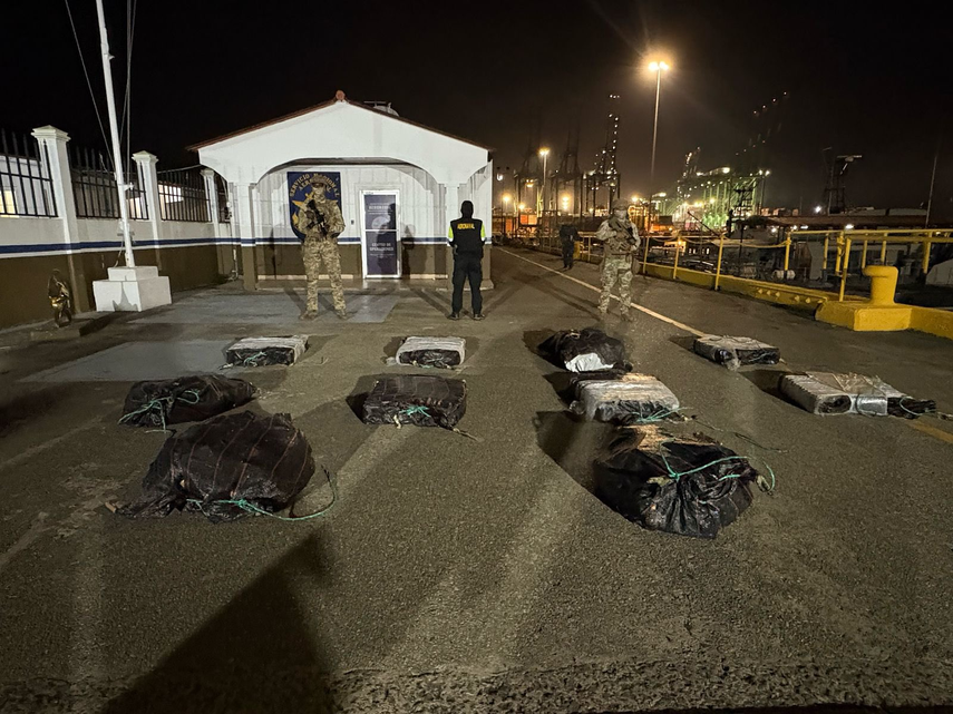 Decomisan 400 paquetes de droga en Bahía de Panamá