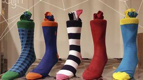 Dale color a tu atuendo con medias diferentes o happy socks