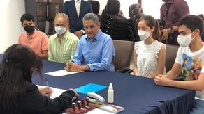 Eduardo Quirós presentó la documentación ante la Dirección de Organización Electoral.