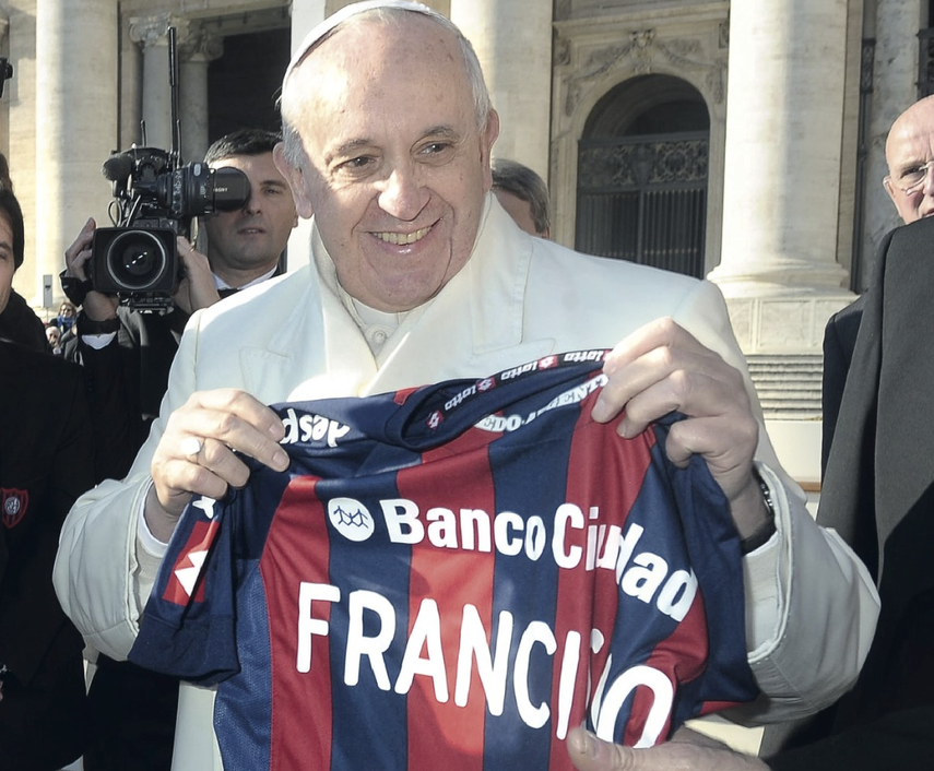 Papa Francisco: El equipo de fútbol del que era un ferviente fanático se despide tras su fallecimiento.