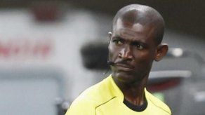 FIFA manda repetir un partido africano y castiga a perpetuidad a un árbitro