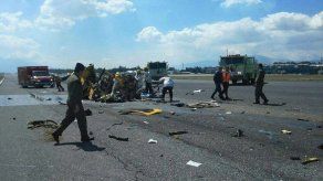 Localizan frasco de cocaína en helicóptero accidentado en Guatemala