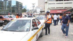 Multas y destituciones advierte Contraloría por uso indebido de vehículos estatales