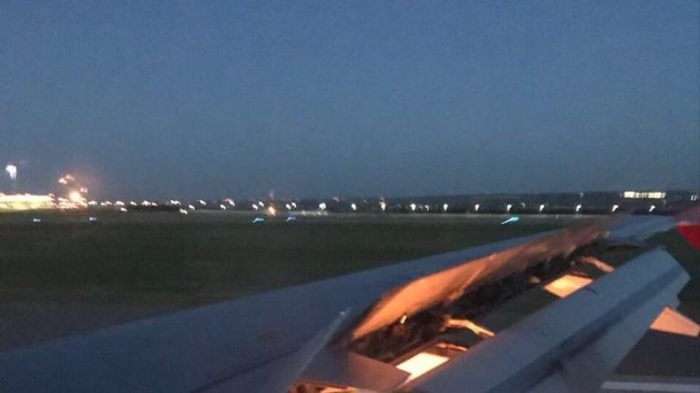 Un motor del avión de la selección de Arabia Saudita se incendia