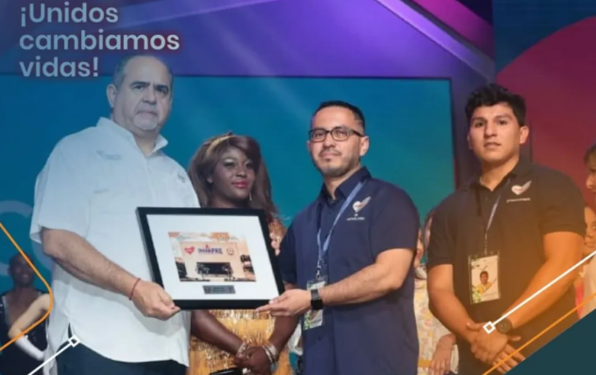 Medcom dona a la Teletón 20-30 la suma de B/.100