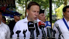 Varela pide respetar derechos al libre tránsito de panameños