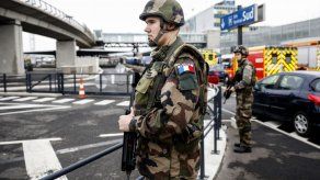 La autopsia dirá si atacante de Orly consumió alcohol o droga