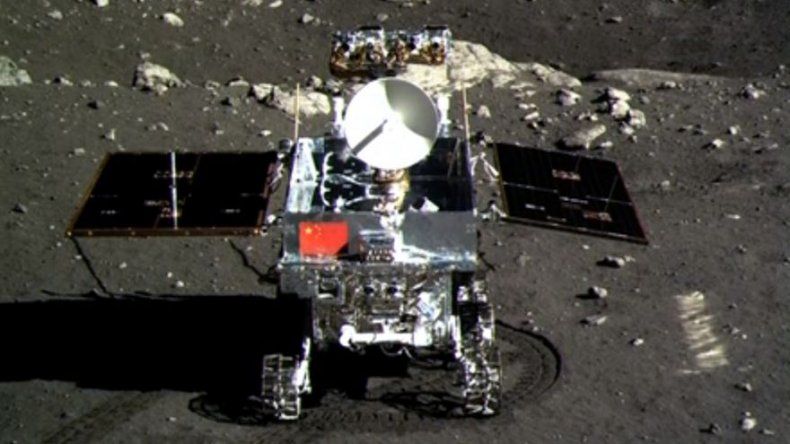 China jubila a Conejo de Jade, su robot explorador en la Luna