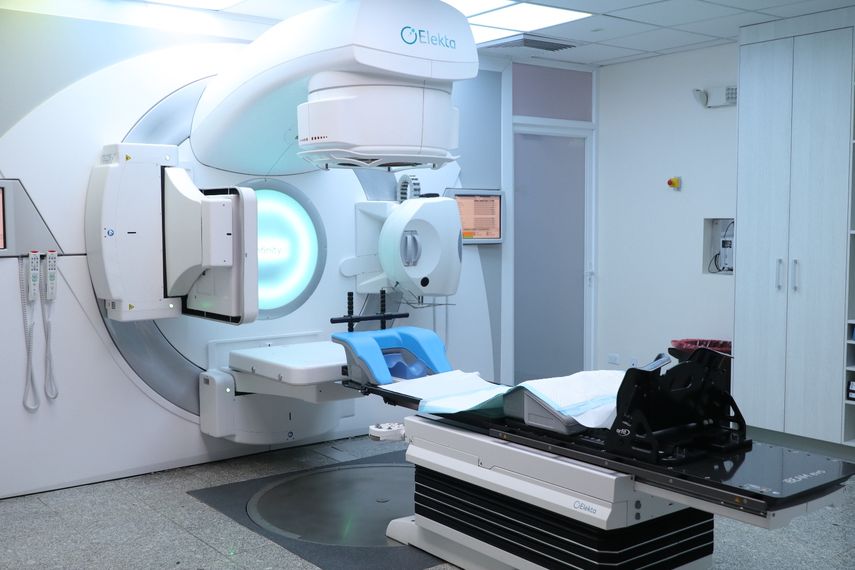 Instituto Oncológico Nacional suma nuevo acelerador para radioterapia.