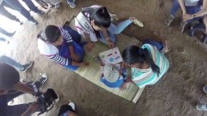 Rosa Montezuma visita proyecto infantil en la Comarca Ngäbe Buglé