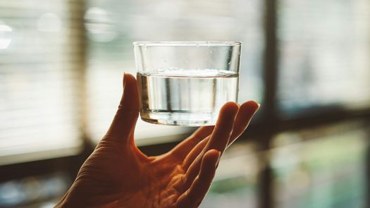 Consumo de agua: 8 beneficios de consumir agua diariamente