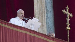Papa emite mensaje navideño de esperanza contra la oscuridad Papa emite mensaje navideño de esperanza contra la oscuridad