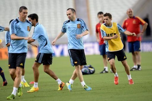 Casillas, Silva y Torres titulares ante Italia