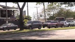 Carros mal estacionados en centros comerciales serán sacados con grúa