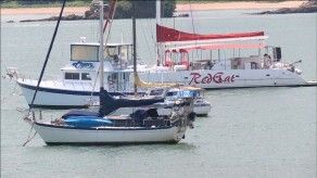 Propietarios de barcos turísticos esperan la apertura de las playas