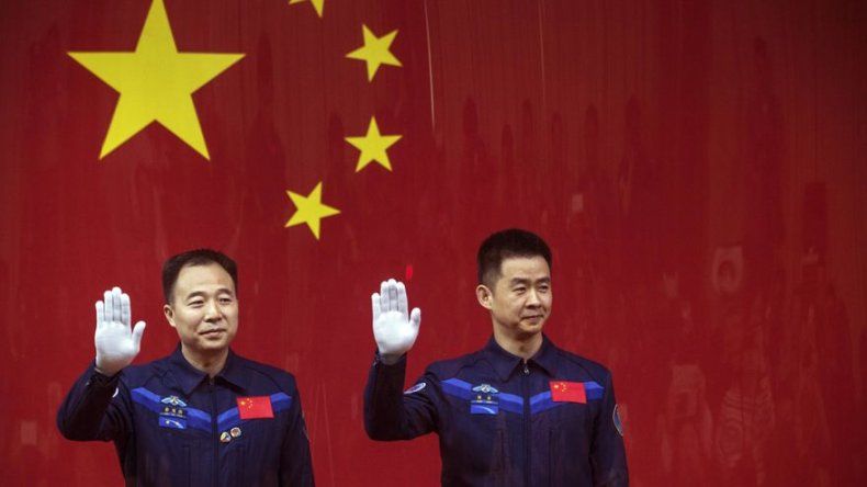 China lanzará el lunes misión espacial con dos astronautas