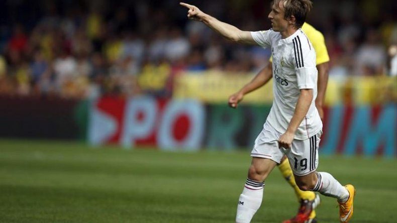 El Real Madrid gana en Villarreal y se acerca a la cabeza
