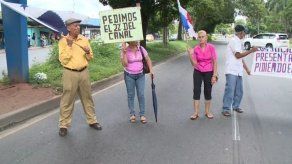 Jubilados cierran la Transístmica