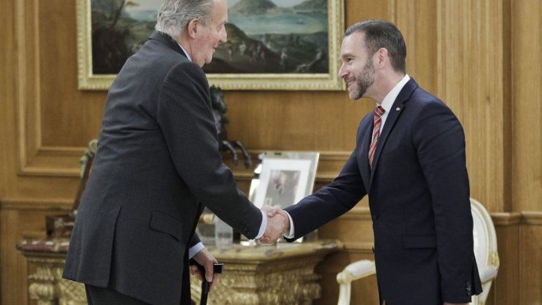 El canciller panameño interrumpe visita a España tras ruptura con Venezuela