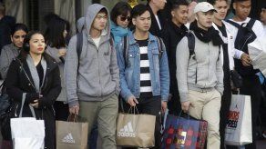 EEUU: Más personas hicieron compras de fin de año