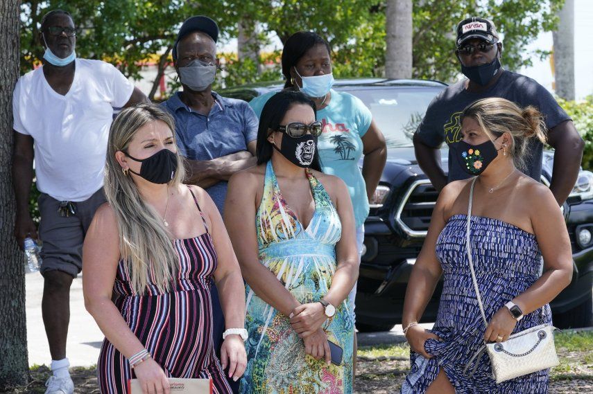 Los datos federales divulgados el sábado mostraron que Florida reportó 21.683 casos nuevos de COVID-19