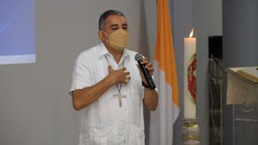 Monseñor José Ulloa, arzobispo metropolitano.