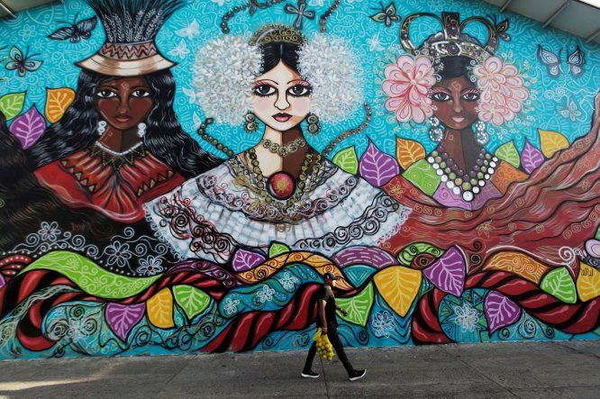 Artistas plasman en murales la historia étnica de Panamá