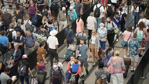 Las aerolíneas cancelaron unos 640 vuelos en Estados Unidos entre el viernes y el lunes, un 0.6% del total.