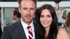 Arquette presenta solicitud de divorcio de Cox