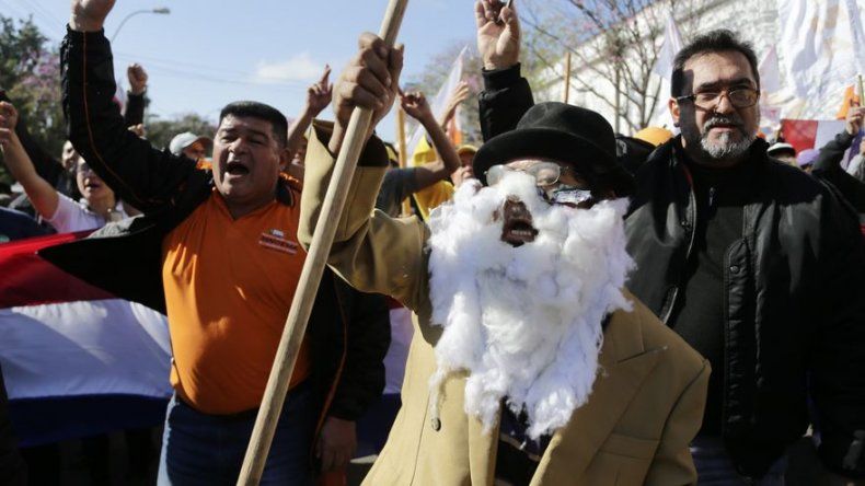 Protesta sindical en Paraguay por uso de fondos jubilatorios