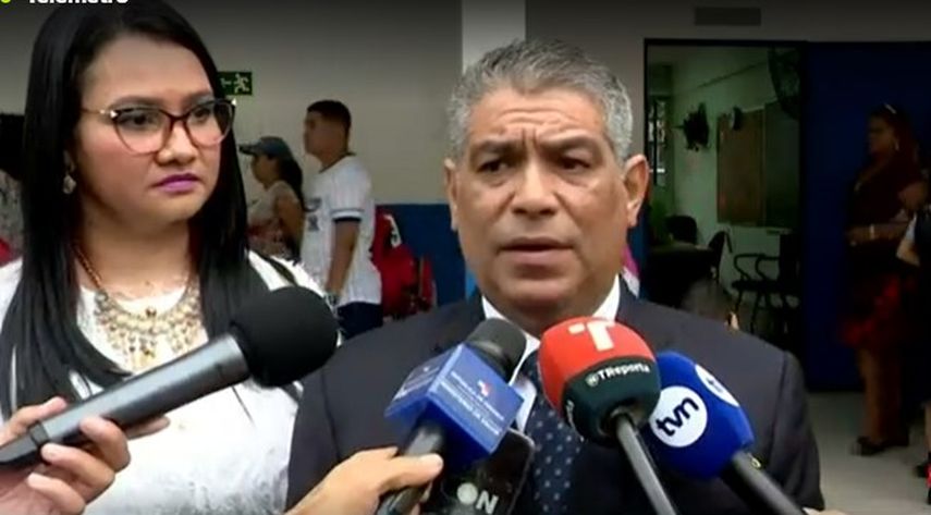 Ministro de Salud, Luis Francisco Sucre