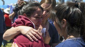Dolor y llanto de familiares de submarinistas al saber de la explosión