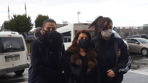 La periodista Sedef Kabas, de 53 años engrenta el cargo de insultos al presidente, que conlleva una pena máxima de cuatro años de prisión.