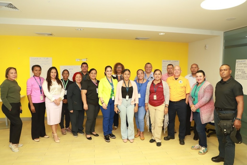 Funcionarios del MINGOB se capacitan en "Evacuación de Emergencia'' Funcionarios del MINGOB se capacitan en "Evacuación de Emergencia''