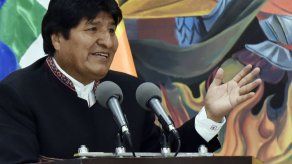 Sondeos vaticinan reñida pugna entre Morales y Mesa en presidenciales en Bolivia