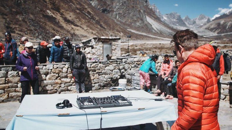 DJ británico ofrecerá un concierto de música electrónica en el Everest