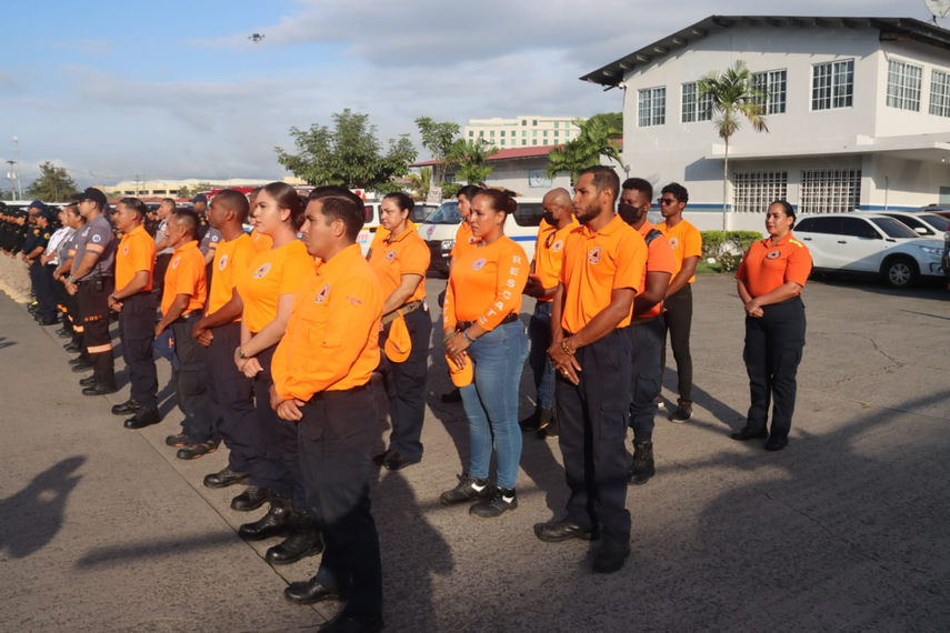 Personal del SINAPROC.