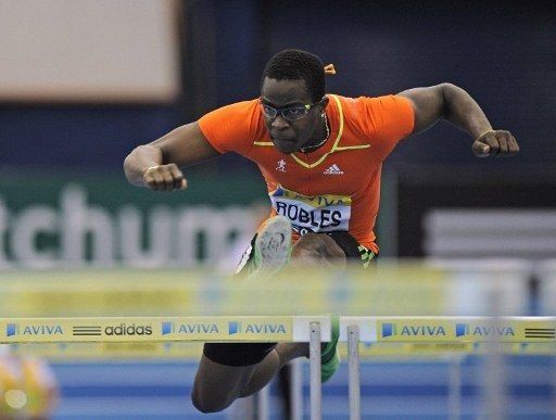 Atleta cubano Dayron Robles estará fuera de próxima temporada bajo techo