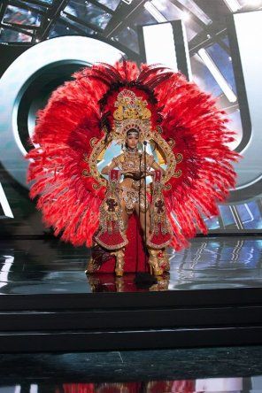 Competencia de Traje Nacional del Miss Universo 2015