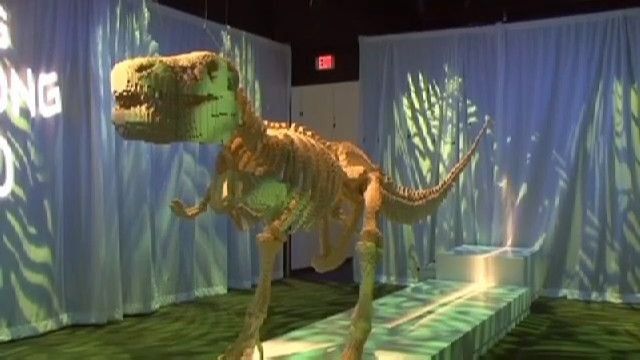 Réplicas de Van Gogh y dinosaurios en la mayor exposición de Lego