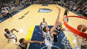 Argentino Manu Ginóbili se sigue llenando de gloria en la NBA