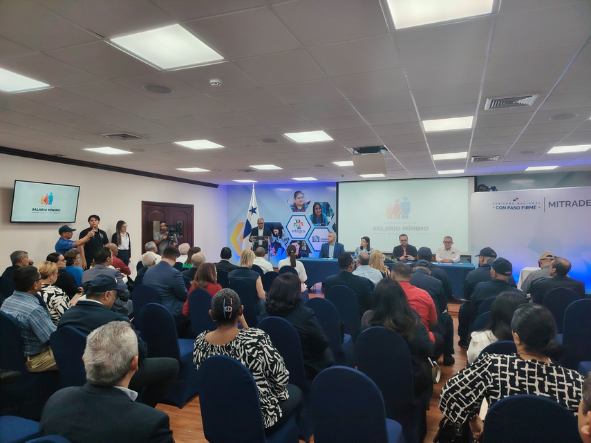 Instalan la Comisión Nacional de Salario Mínimo en Panamá.