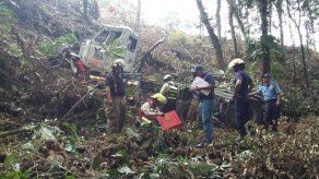 Cisterna que transportaba combustible se vuelca en la vía hacia Coclesito Cisterna que transportaba combustible se vuelca en la vía hacia Coclesito
