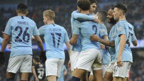 Oldham y Barnet sorprenden en Copa FA; City avanza